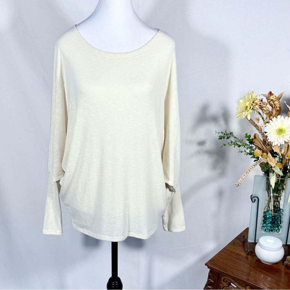 Andree by Unit Cream Batwing Sleeve Slub Textured Top Sz Large 💚